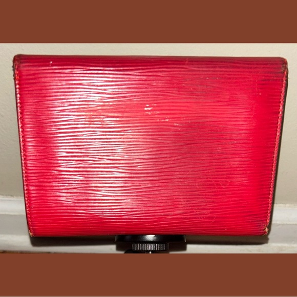 ❤️LOUIS VUITTON RED/CRANBERRY TRIFOLD EPI WALLET❤️ - Picture 2 of 14
